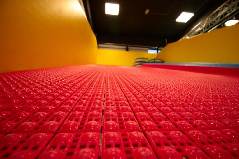 Zjeżdżalnia tubingowa w Tramp Klub Szczecinek