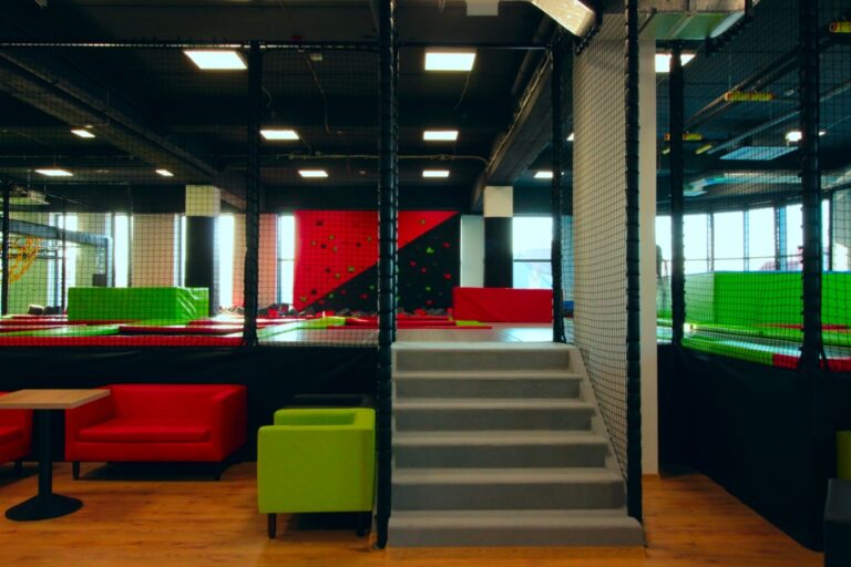 Interaktywna ściana do gier w Tramp Klubie Szczecinek