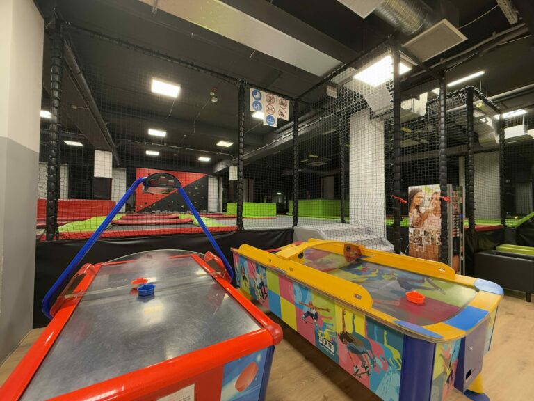 Automaty Air Hockey w Tramp Klub Szczecinek