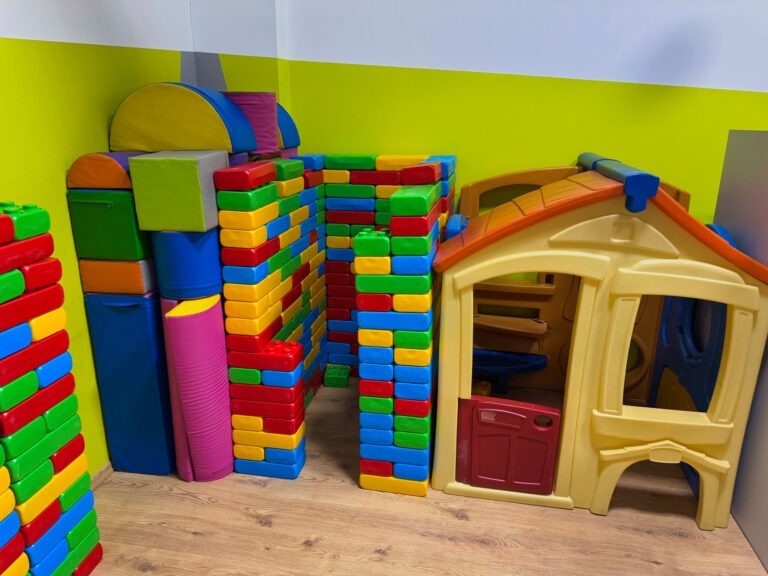 Strefa Juniora: Domek, MEGA Klocki i Ogromne Klocki piankowe